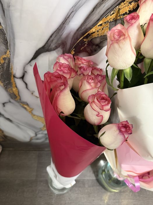 Цветы красный белый