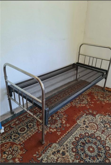 Продам панцирные кровати