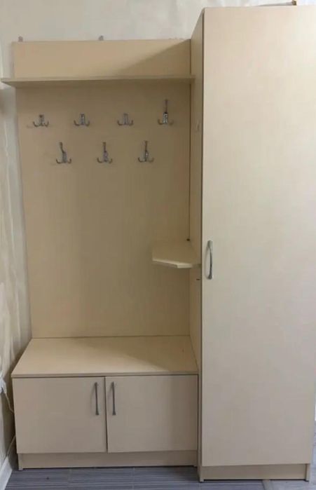 Продам шкаф в прихожую