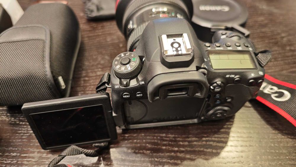 Canon EOS 6D Mark 2 + Canon EF 11-24mm f/4L USM + Canon Speedlite 430EX lll-RT  – Неразличим от нов