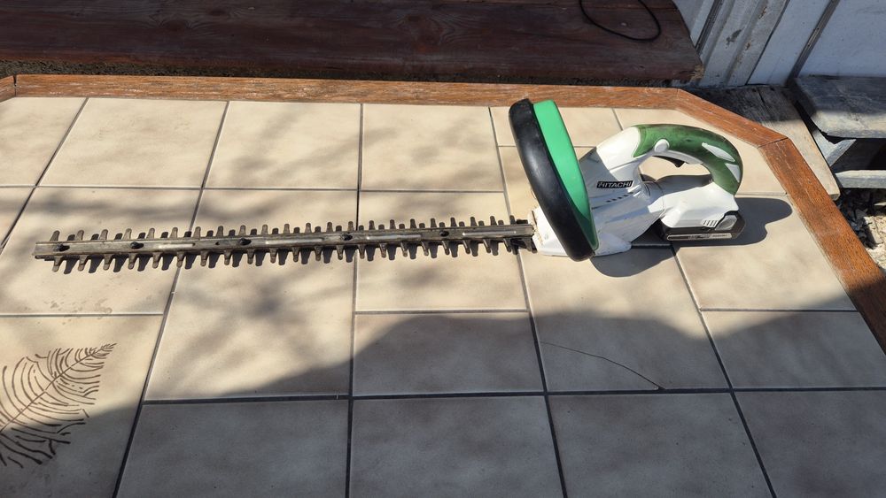 Foarfeca de gard hikoki, trimmer gard viu hikoki