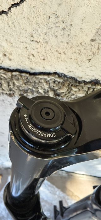 Нова Вилка Rockshox ZEB Base Rush RC 29" DebonAir+ 160mm 15x110mm