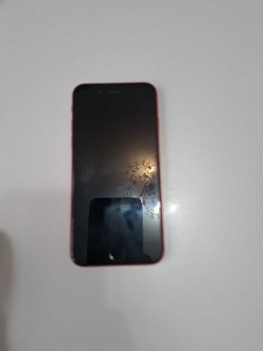iPhone SE Red Product