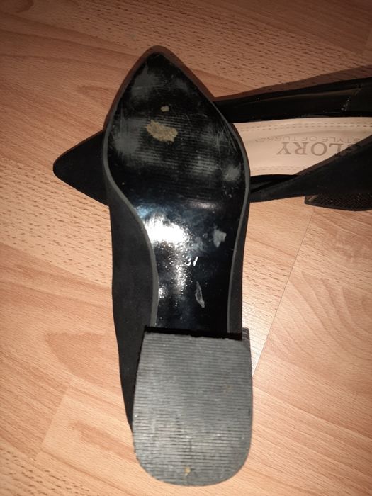 Продаётся женская обувь