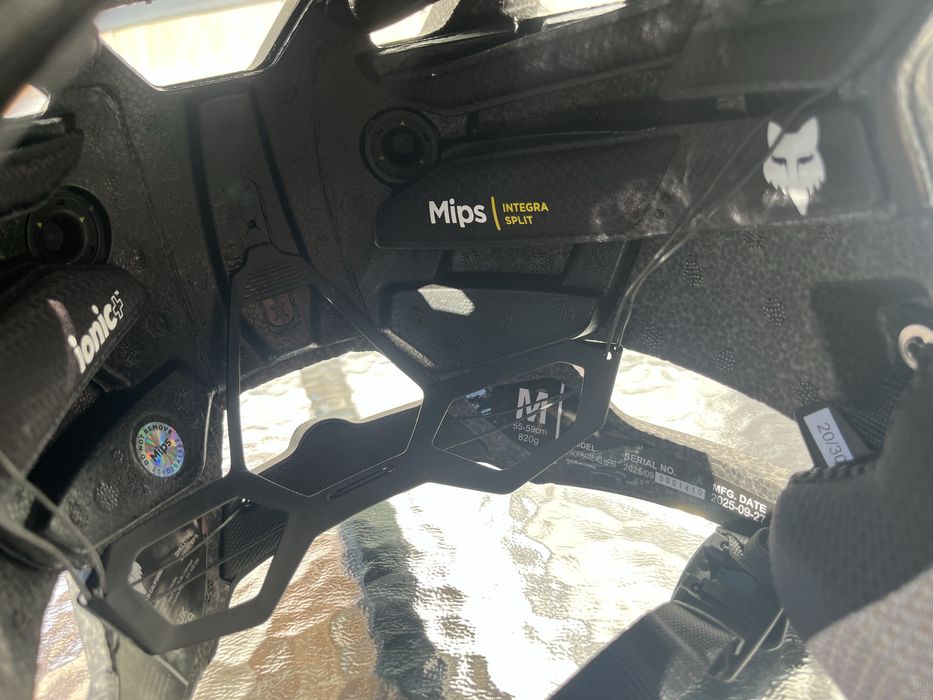 Каска FOX Proframe RS с MIPS с наколенки