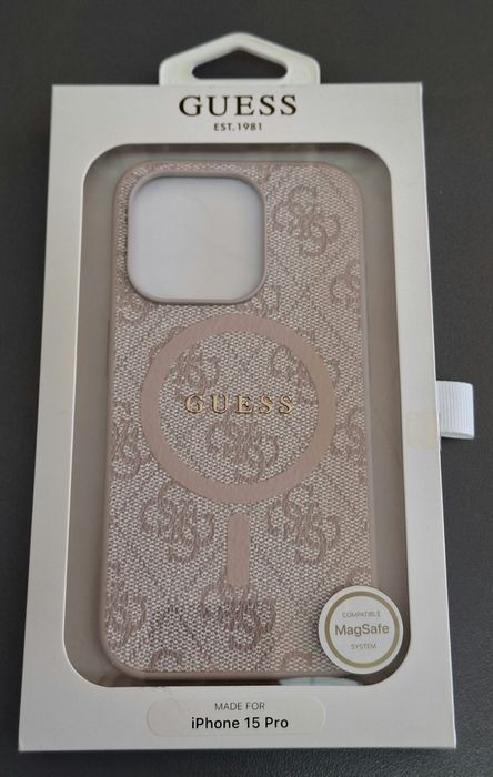 Оригинален кейс GUESS за iPhone 15 pro в розов цвят с вграден MagSafe кожен гръб за айфон 17