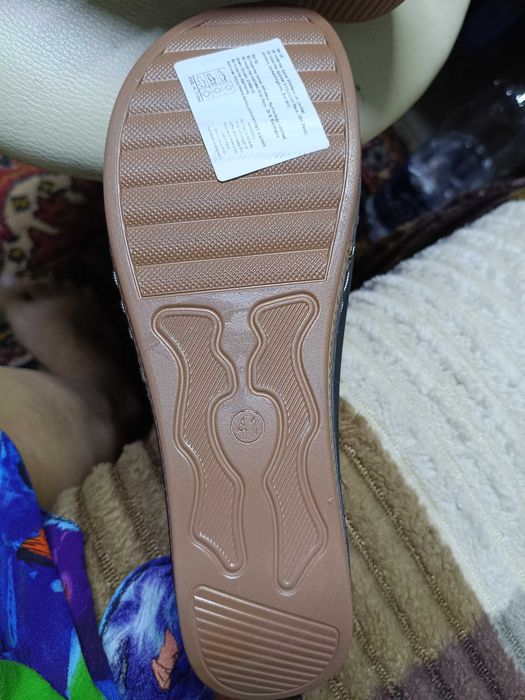 Продам женские шлепанцы