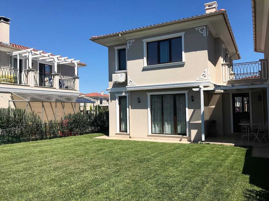 Дава се под наем Къща в Поморие - 130 кв.м за 1100 € - Снимка #2