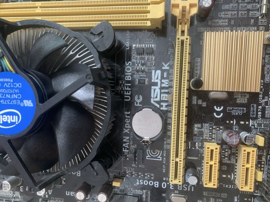 Kit gaming de buget Placă de bază ASUS H81M-K + Procesor Intel Core i5-4440 + Cooler Stock