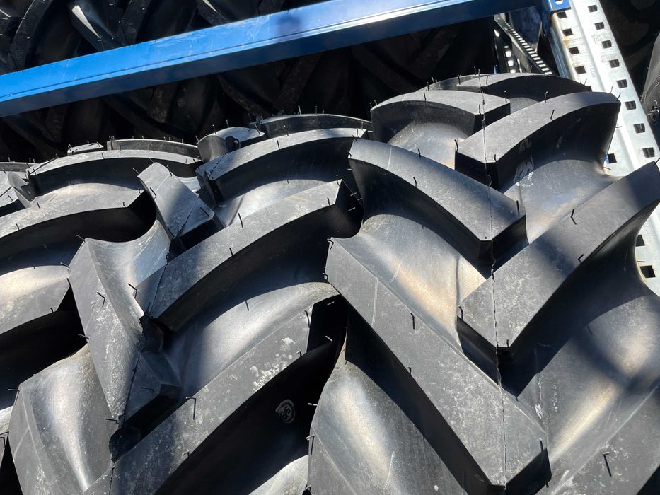 14.9-28 cu 8 pliuri anvelope noi pentru tractor spate marca TATKO