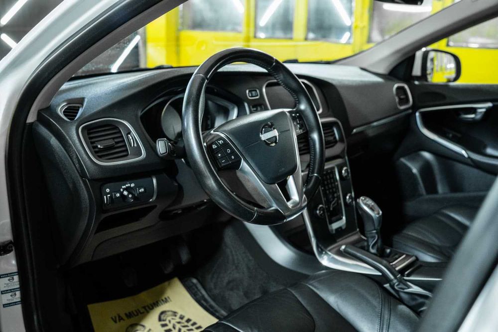 Volvo V40, 1.6 diesel, 115 CP, Rate 0% Avans