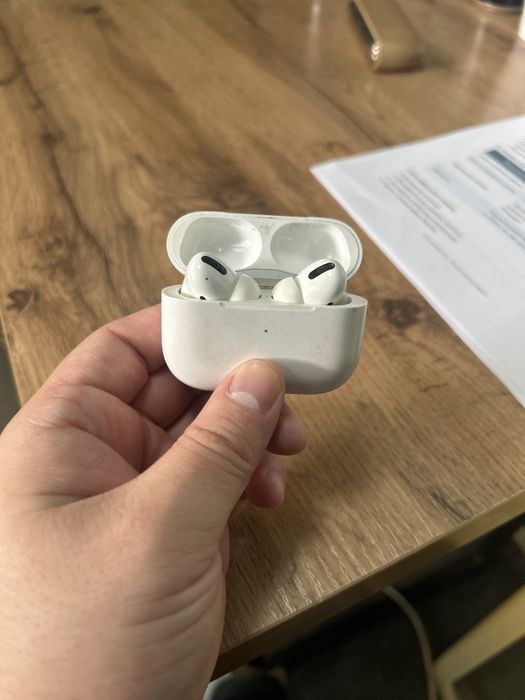 Продам airpods pro 1 поколеня