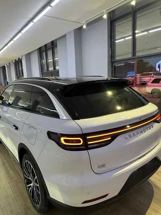 Leapmotor C11 Hybrid 300 km pod zakaz