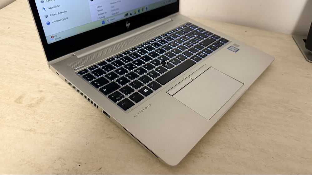 HP Elitebook 840 G5 i5-8350u / 8 Gb DDR4/ Nvme 256 Gb/ Baterie 5 ore