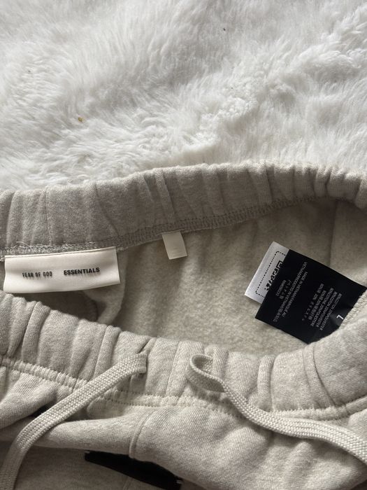 Къси панталони Essentials SP25 сиви