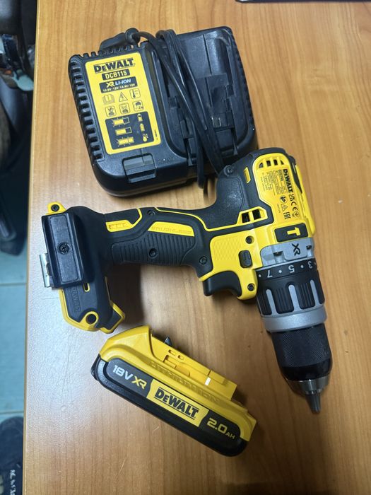 2 bormasini dewalt dcd796 o baterie plus incarcator