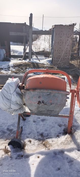 Бетономешалка в рабочем сост.