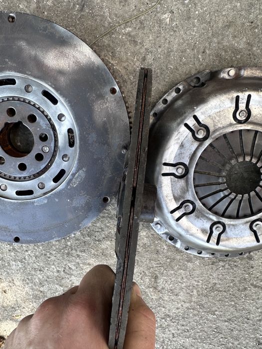 Демпфер/Притескател/феродо VW/AUDI 1.9 131HP