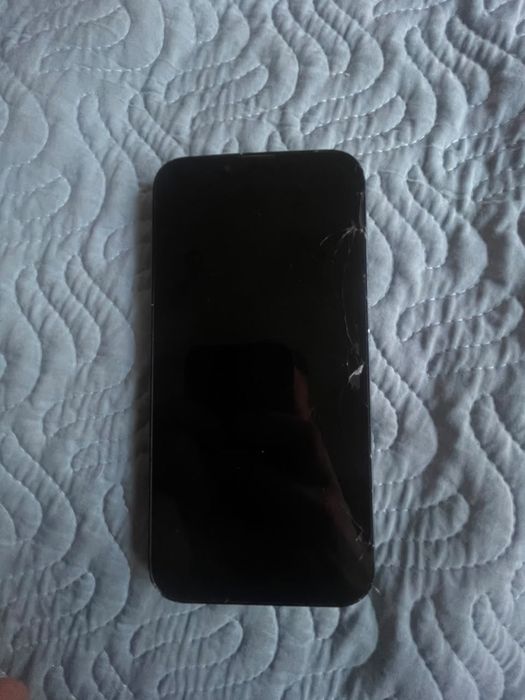 Iphone 13 коробка есть