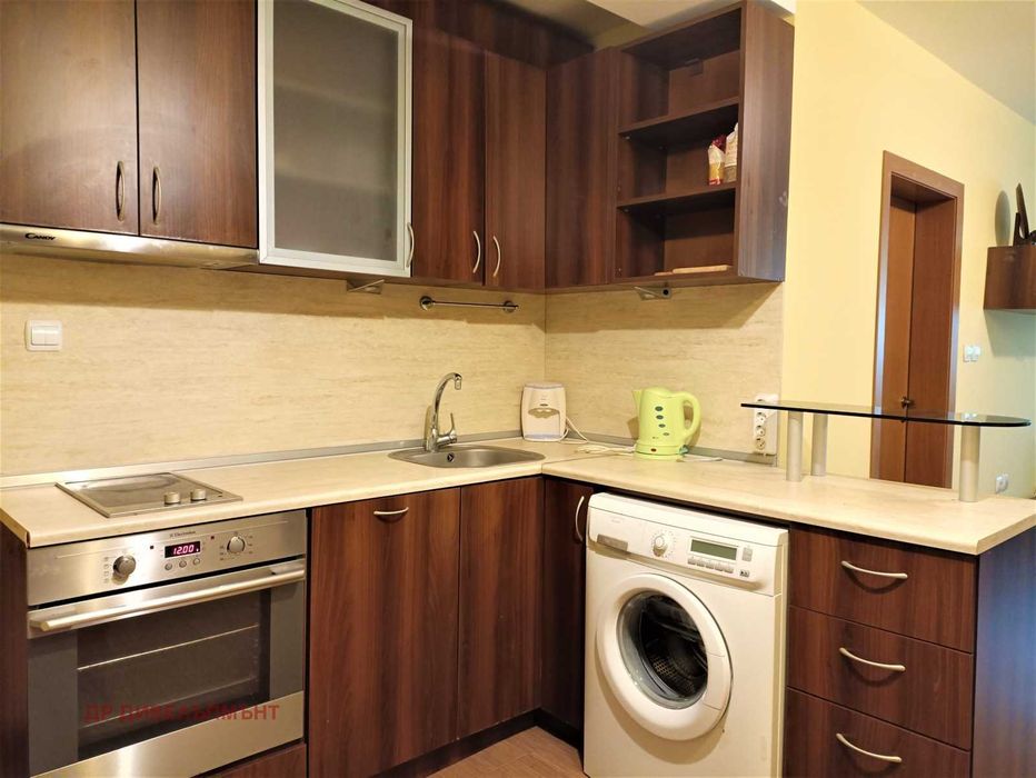 ТОП ОФЕРТА / До Марината с паркинг и басейн, Юг 4.2