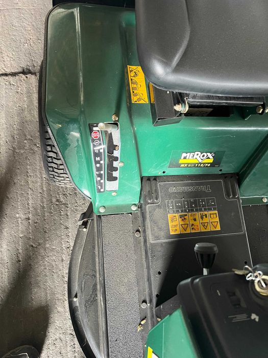 Tractoras de tuns iarba