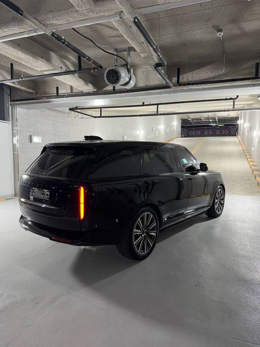 Range Rover P530 LWB  5 seats