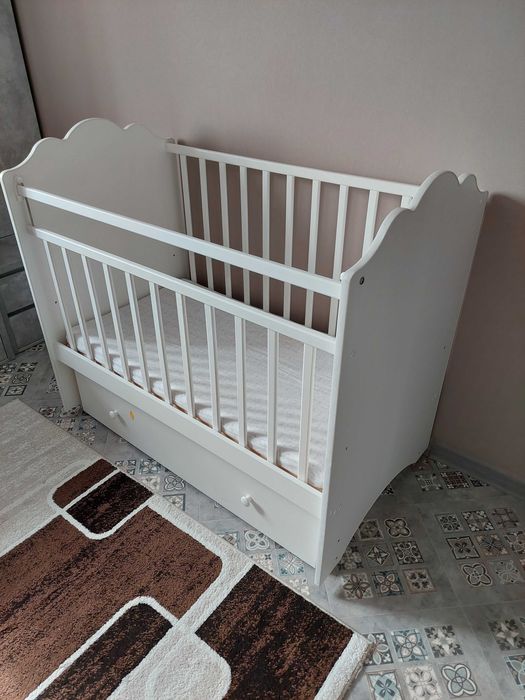 Продам детскую кроватку