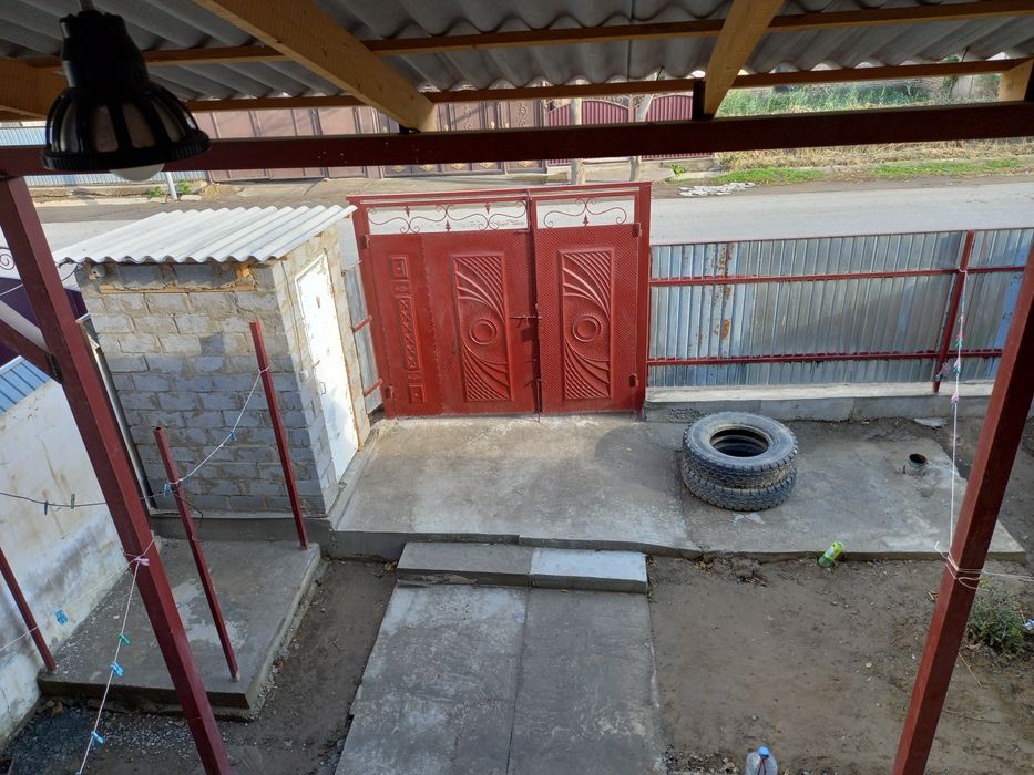 Үй сатылды үш бөлмелі