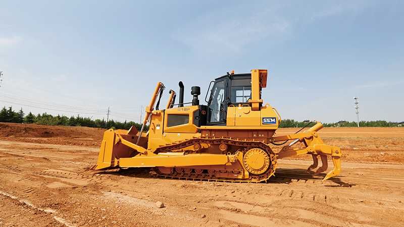 Занжирли булдозер SEM818F, Булдозер SEM818F