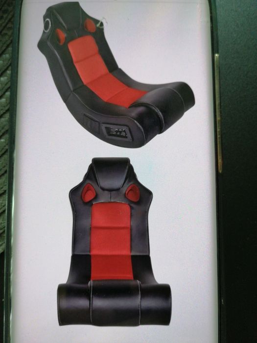 Scaun gaming balansoar cu boxe