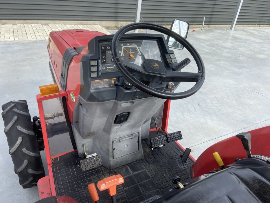 Tractor japonez Mitsubishi MT24, 4x4, 24cp, 4 pistoane