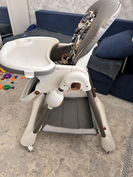 Детский стульчик для кормления