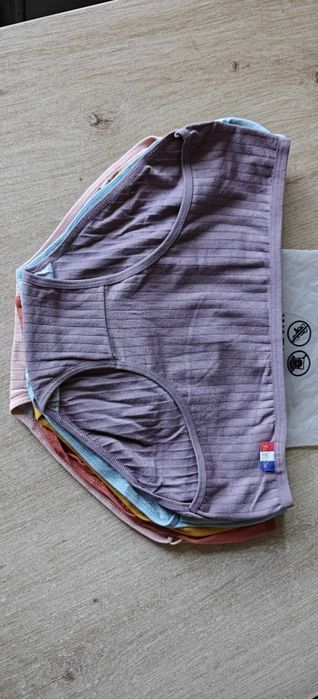 Чисто нови бикини