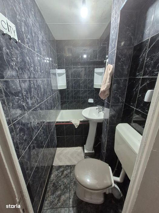 Garsonieră 32mp, etaj 3, Centrul Ploiești