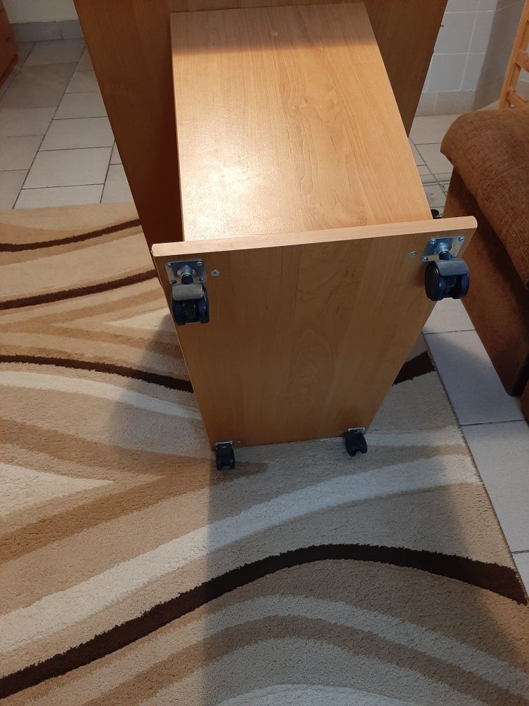 Холна маса на колела гр. Лозница • OLX.bg