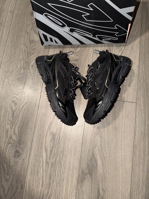 Off White Be Right Back