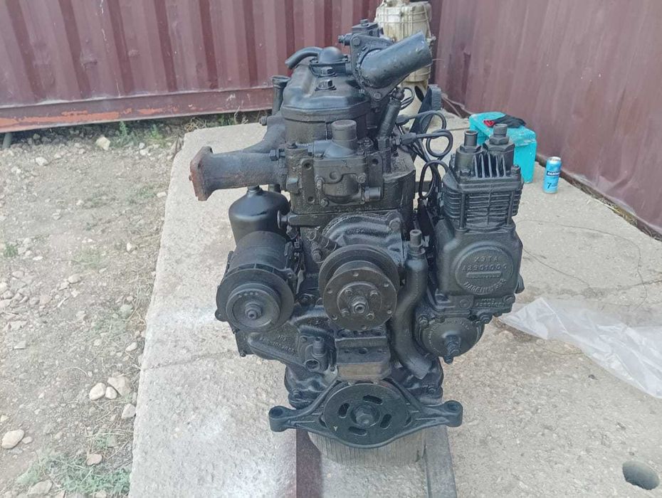 Двигатель МТЗ-80 с КПП в сборе