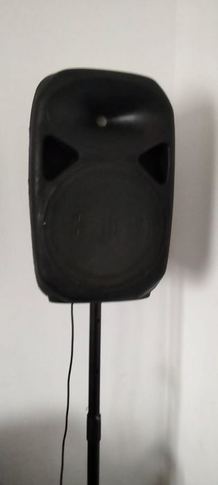 Vând boxe plus statie mai multe detalii in privat