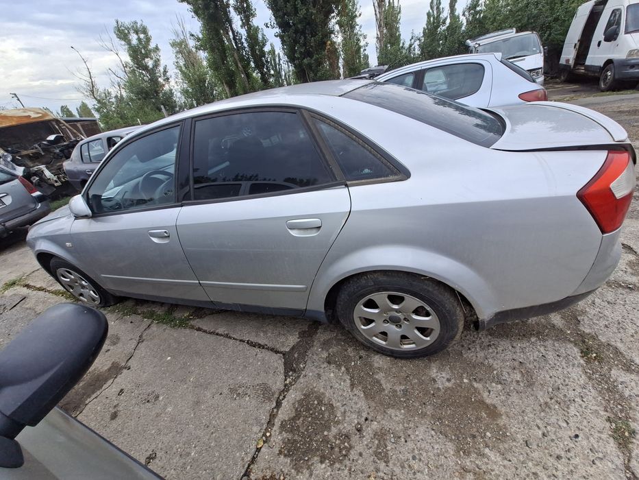 Dezmembrez Audi A4 B6 1.9D 2.0 B 2002
