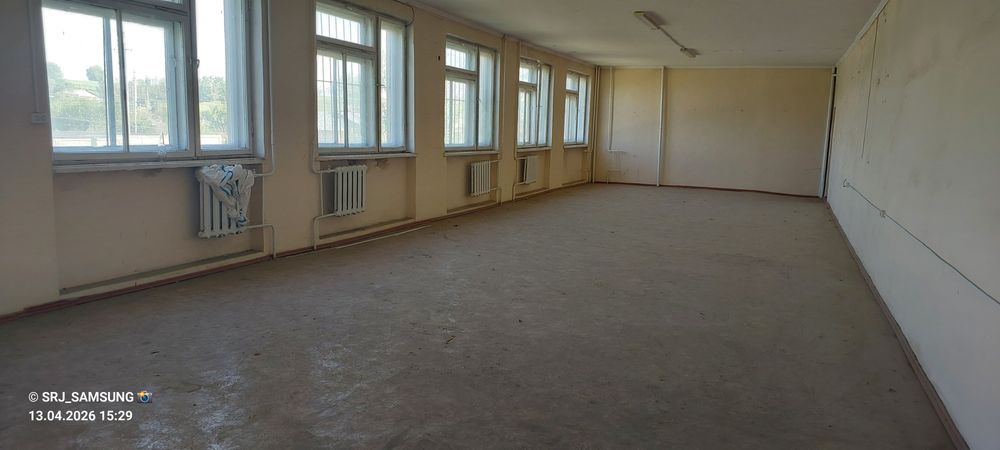 Сдаётся офисные поменьше.