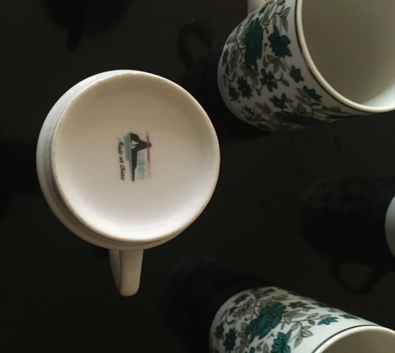 Комплект от 8 бр. порцеланови чаши за чай тип мъг - нови