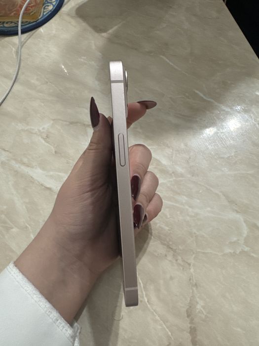 Iphone 13 розовый