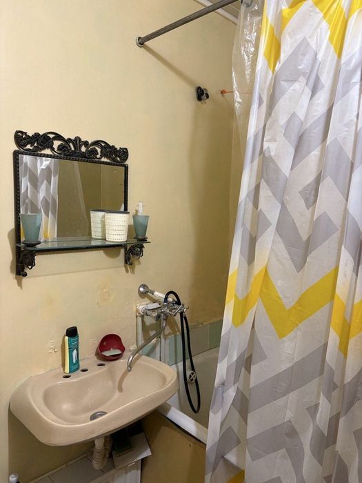 Сдаётся квартира на Чиланзаре 1квартале 1комнатная семье парням 330