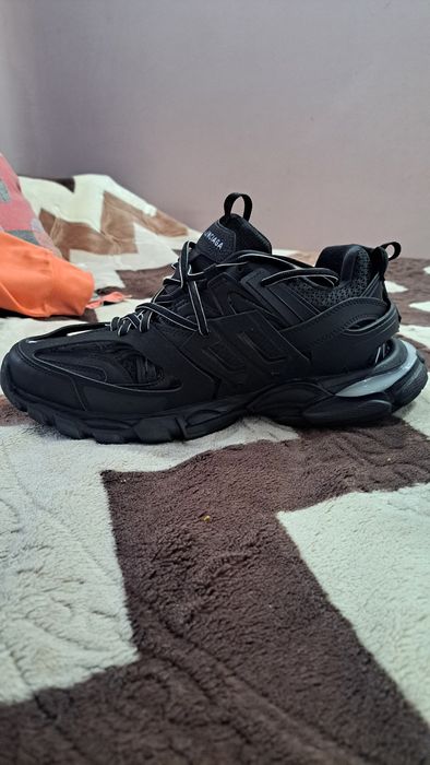 Balenciaga track led