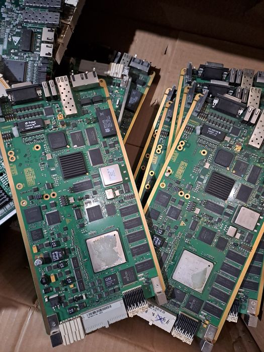 Принемаем платы и радиодетали