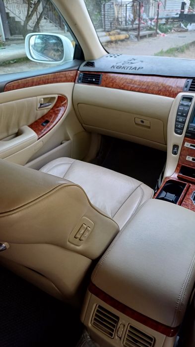 Toyota Crown Majesta