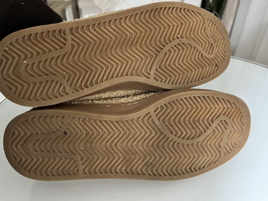 Sneakers cu blana din piele intoarsa