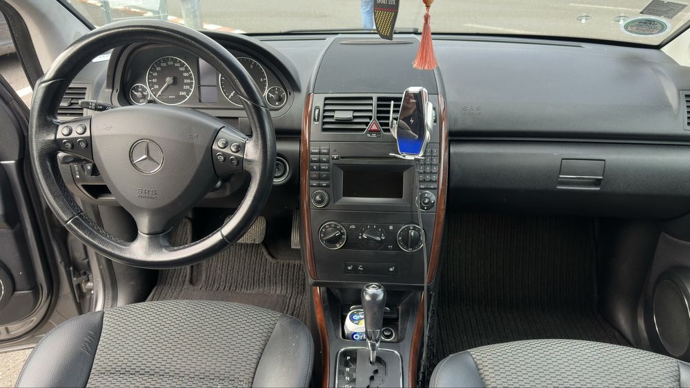 Mercedes A180 Elegance - Automat