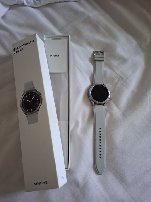 Watch 4 classic full box