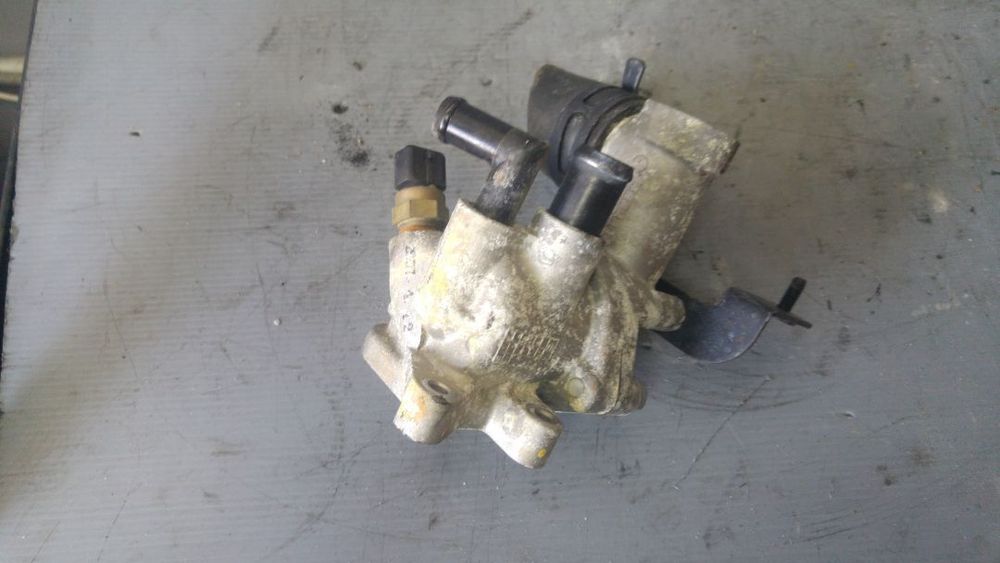 Corp carcasa termostat 1.5 crdi d4fa kia rio 2 cerato hyundai accent 3 getz